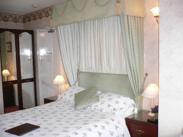 Moonraker House Hotel Stratford-upon-Avon Phòng bức ảnh